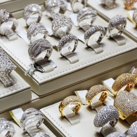 Schmuck Schmuck
